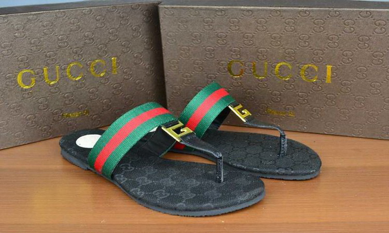 Gucci Slippers Woman--078
